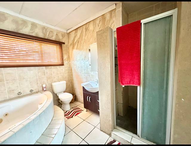 3 BEDROOM HOUSE FOR SALE IN CAPRICORN